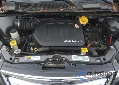 2016 Chrysler Town & Country Touring из США, поврежденный, VIN 2C4RC1BG3GR238035